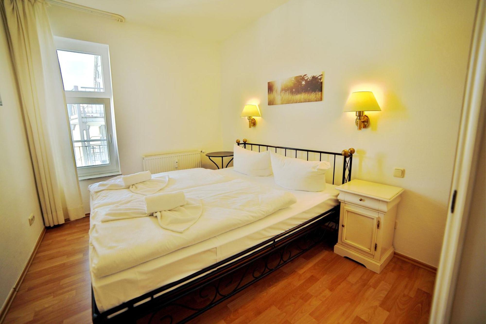 Ferienwohnung Binzer Strandgut Im Haus Jahreszeiten บินซ์ ภายนอก รูปภาพ