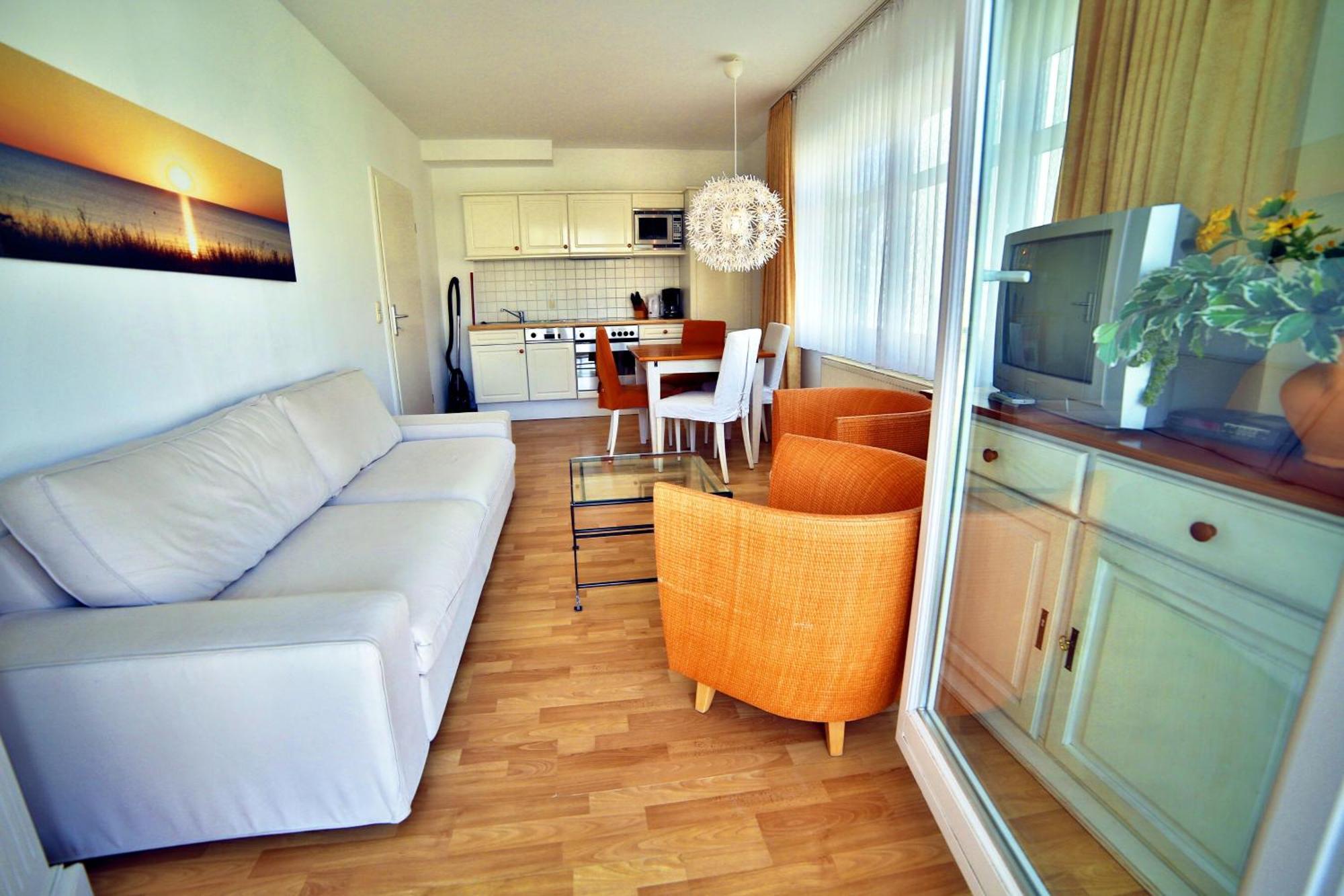 Ferienwohnung Binzer Strandgut Im Haus Jahreszeiten บินซ์ ภายนอก รูปภาพ